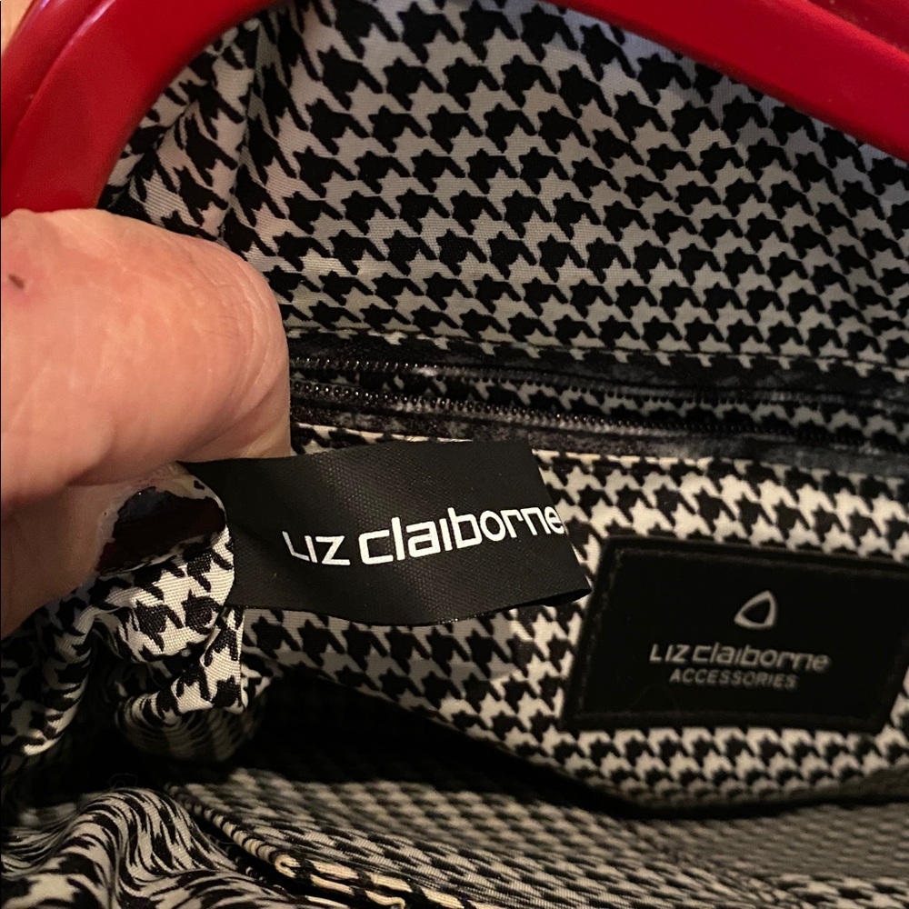 Vintage Liz Claiborne Red and Cream Piped Bowling Style Bag - Picture 11 of 16